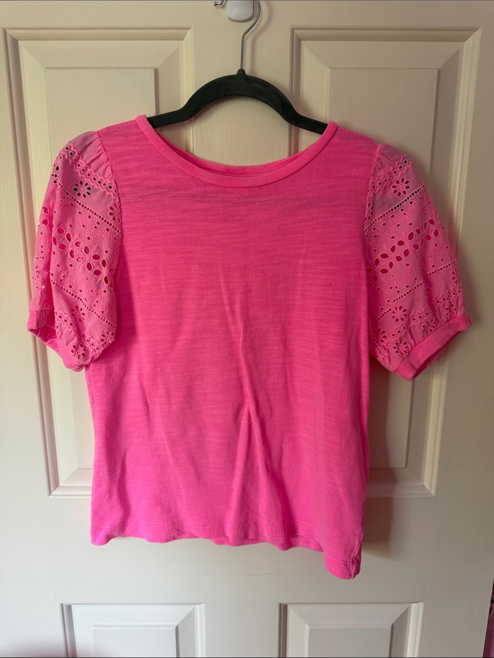 Girl's Lilly Pulitzer Pink Eyelet Sleeve Tee sz 12-14 XL